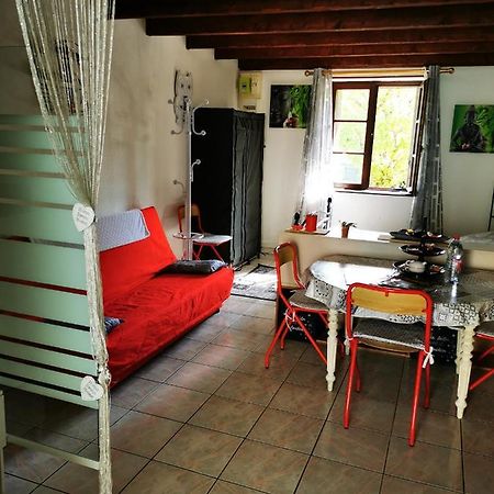 Villa Studio Tres Agreable Totalement Independant Dans Maison Avec Cour Sans Vis A Vis Vittel Exterior foto