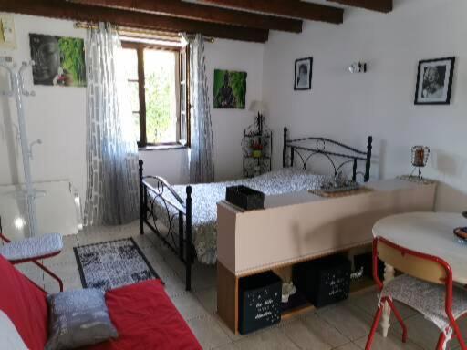 Villa Studio Tres Agreable Totalement Independant Dans Maison Avec Cour Sans Vis A Vis Vittel Exterior foto